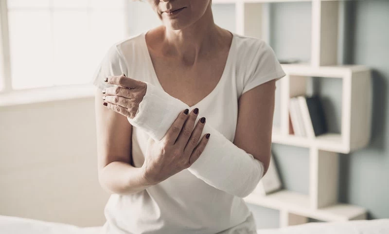 Κάταγμα: Με αυτές τις 12 τροφές μπορείτε να επιτύχετε γρηγορότερη επούλωση των οστών